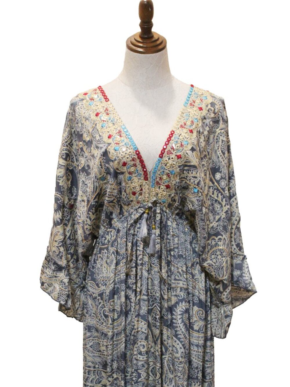Bohemian Sequence Dress with V Neckline and Flowy Sleeves for Women Casual Versa